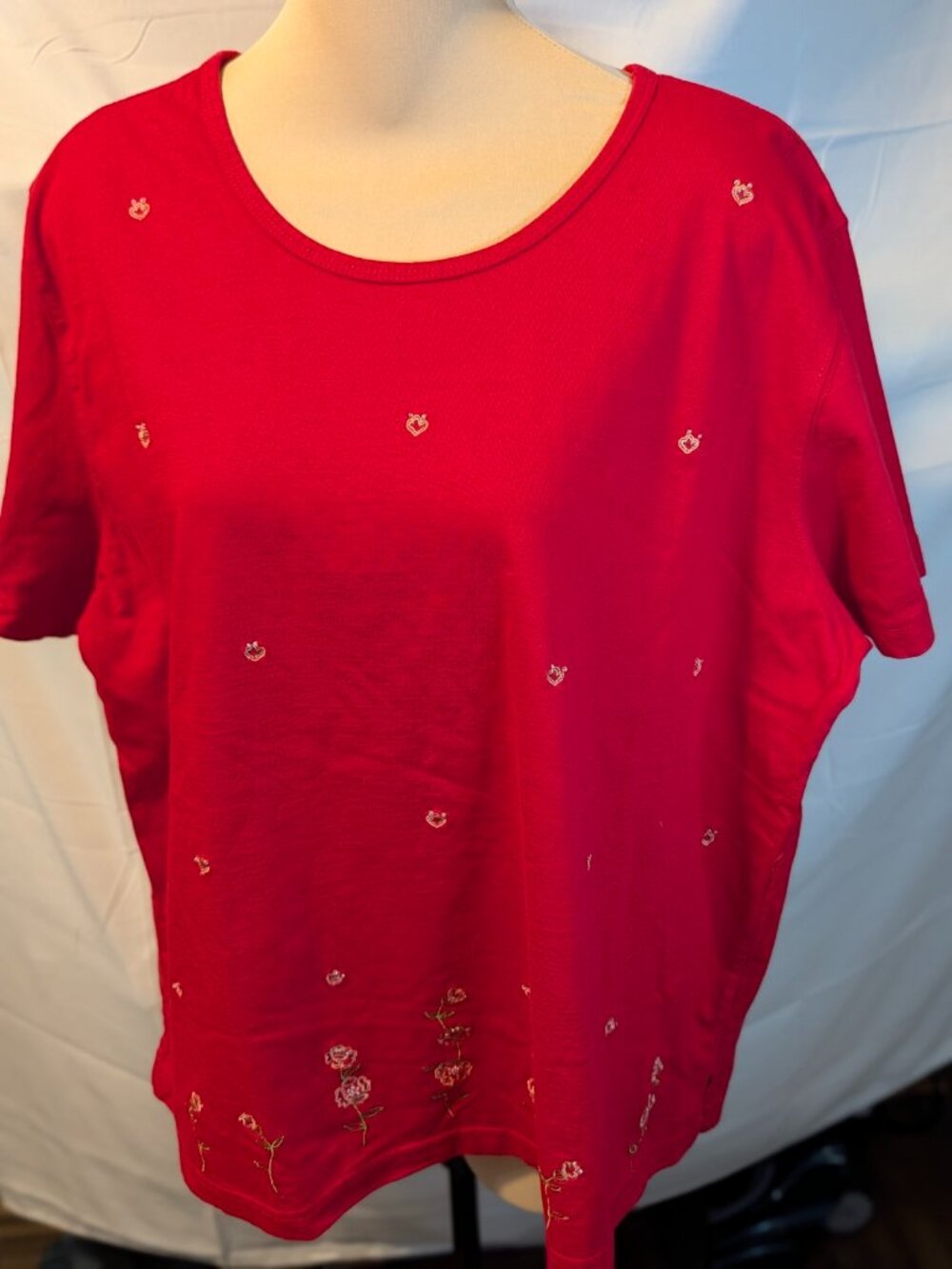 REBECCA MALONE Pullover Blouse Women XL Red Embroidery/Beaded Floral Short Slvs